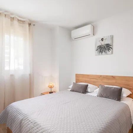 Il Mar - New With Garage