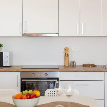 Il Mar - New With Garage Apartment
