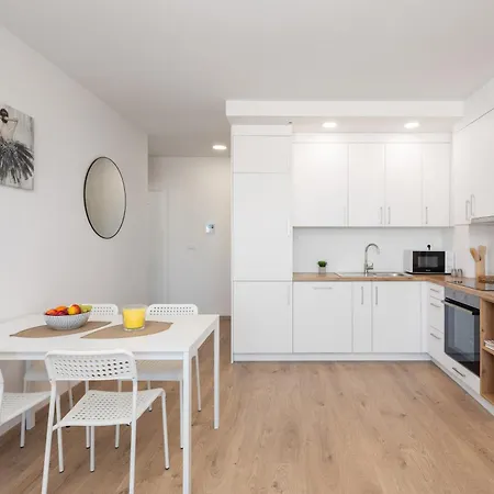 Il Mar - New With Garage *