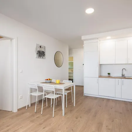 Daire Il Mar - New With Garage Makarska