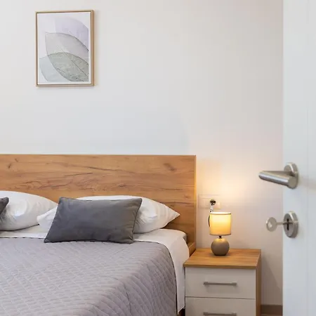 Il Mar - New With Garage Apartment