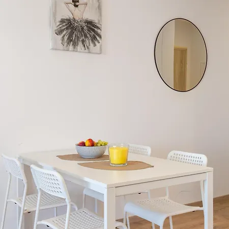 Il Mar - New With Garage