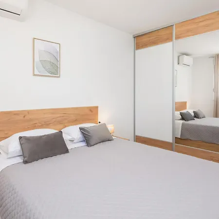 Il Mar - New With Garage Apartment Makarska