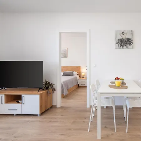 Il Mar - New With Garage Apartment Makarska